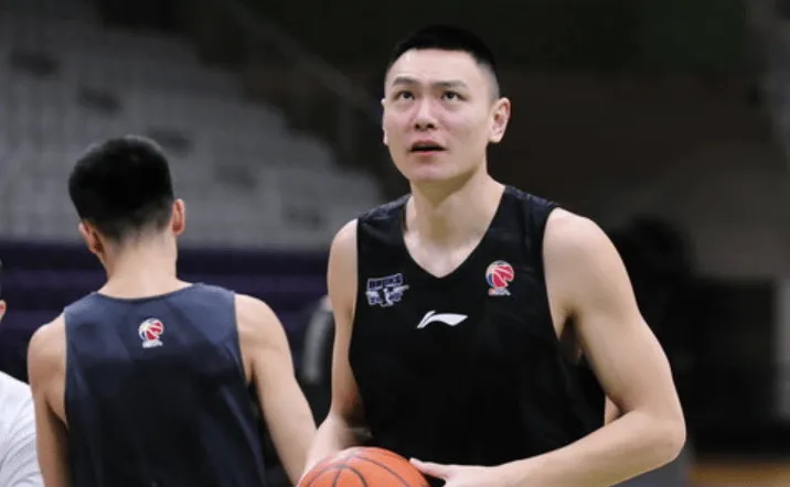 mk-媒体人：球员转型当教练最好还是要有个过渡期，不能转太快