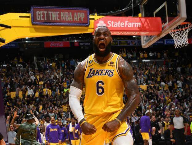 mk体育官网-詹姆斯：奔四男人像28岁时那样战斗 又打动多少人？