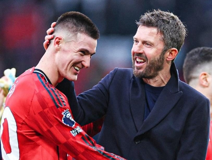 从水货到救世主！只用了一个换帅的距离，7650万锋霸4球带来10分|曼联|卡里克|谢什科|英超|水晶宫_新浪新闻